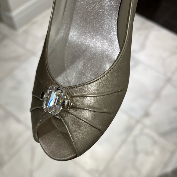 Stuart Weitzman Leather Pumps - Picture 2 of 5